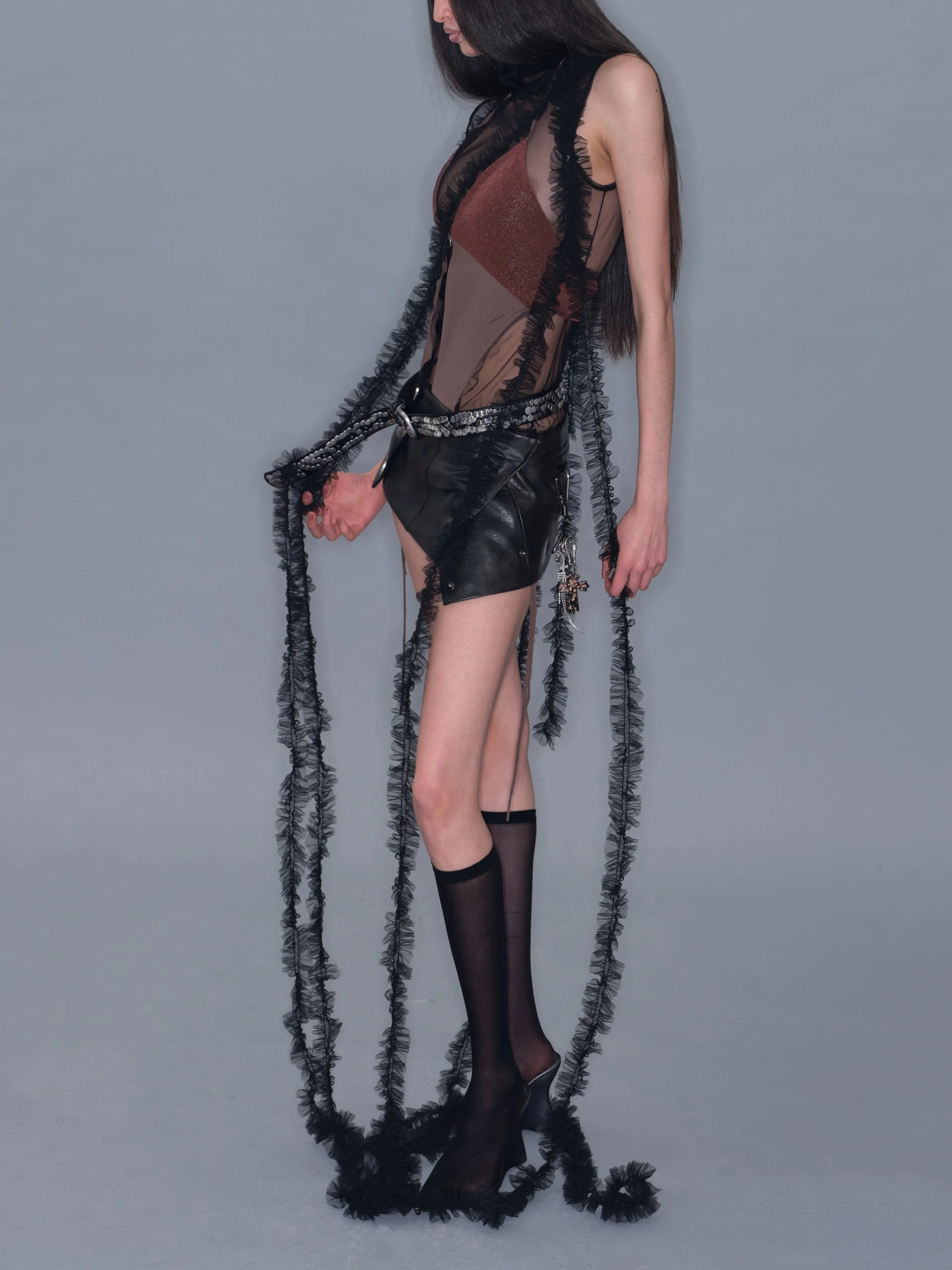 Gravité Ruffled Extended Scarf/ Black - Image 5