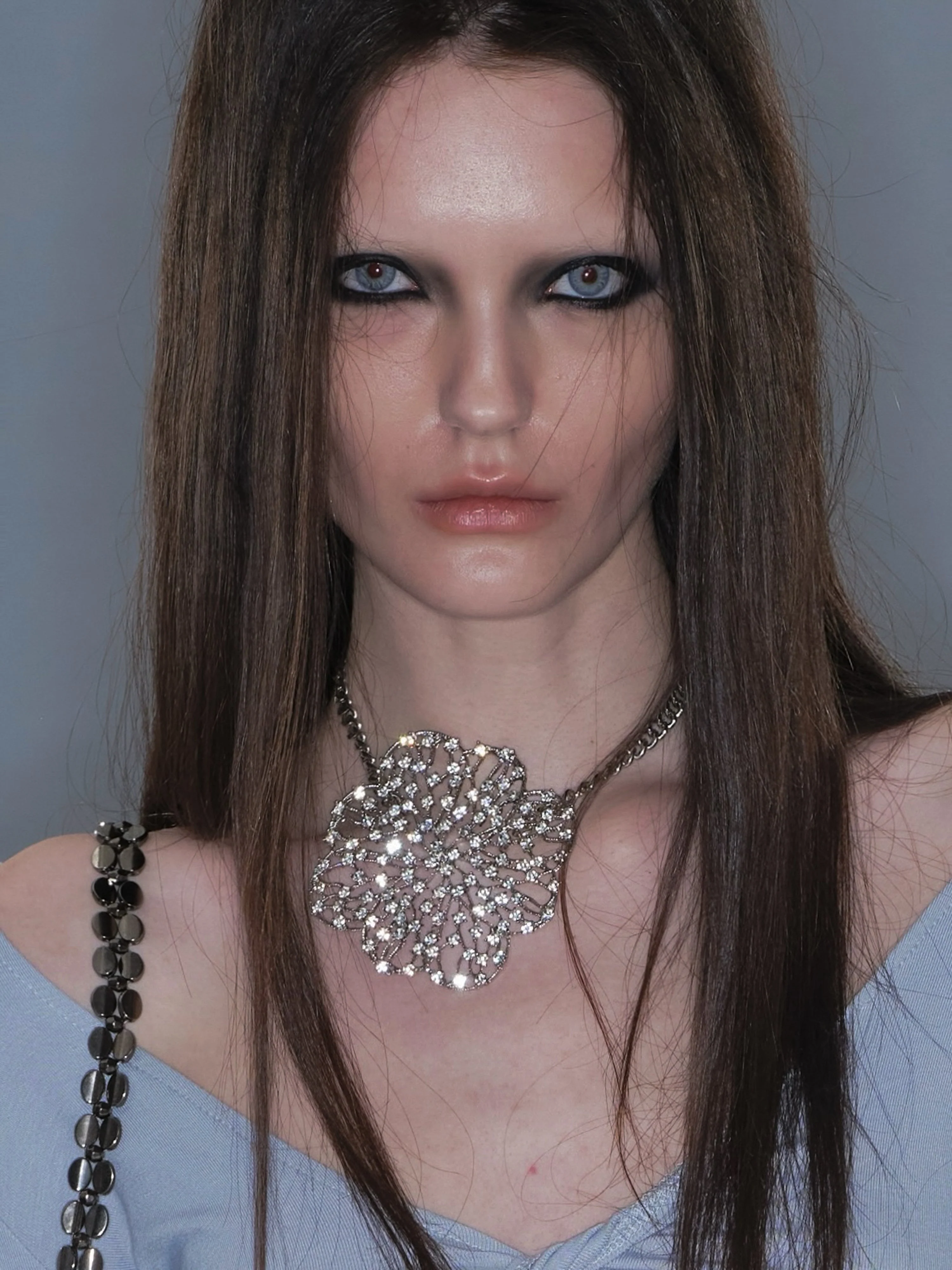 Rhinestones Hollow Floral Necklace - Image 2