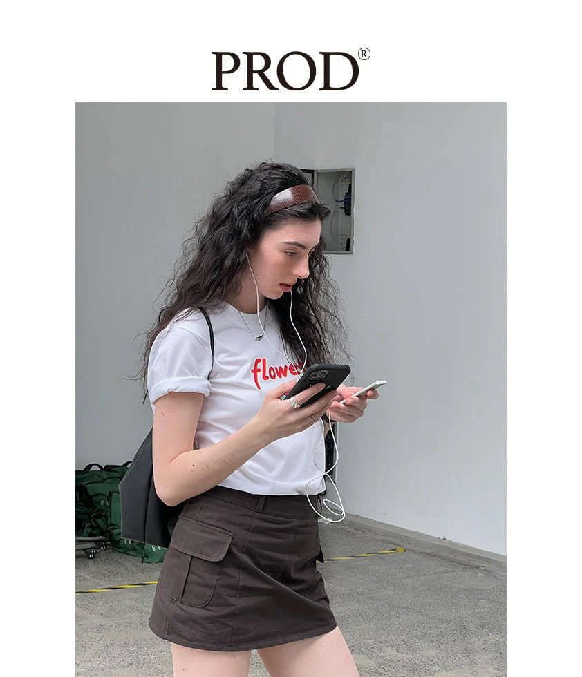 Rose Flower Graphic Basic Short Sleeve T-Shirt / White - Image 3