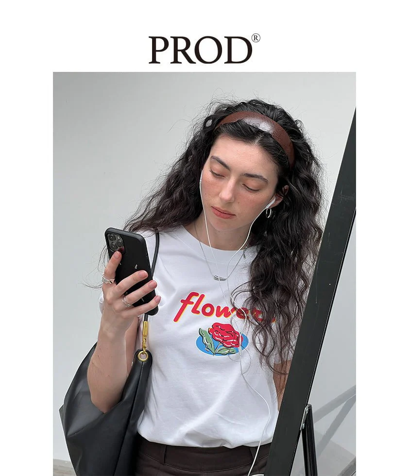 Rose Flower Graphic Basic Short Sleeve T-Shirt / White - Image 4