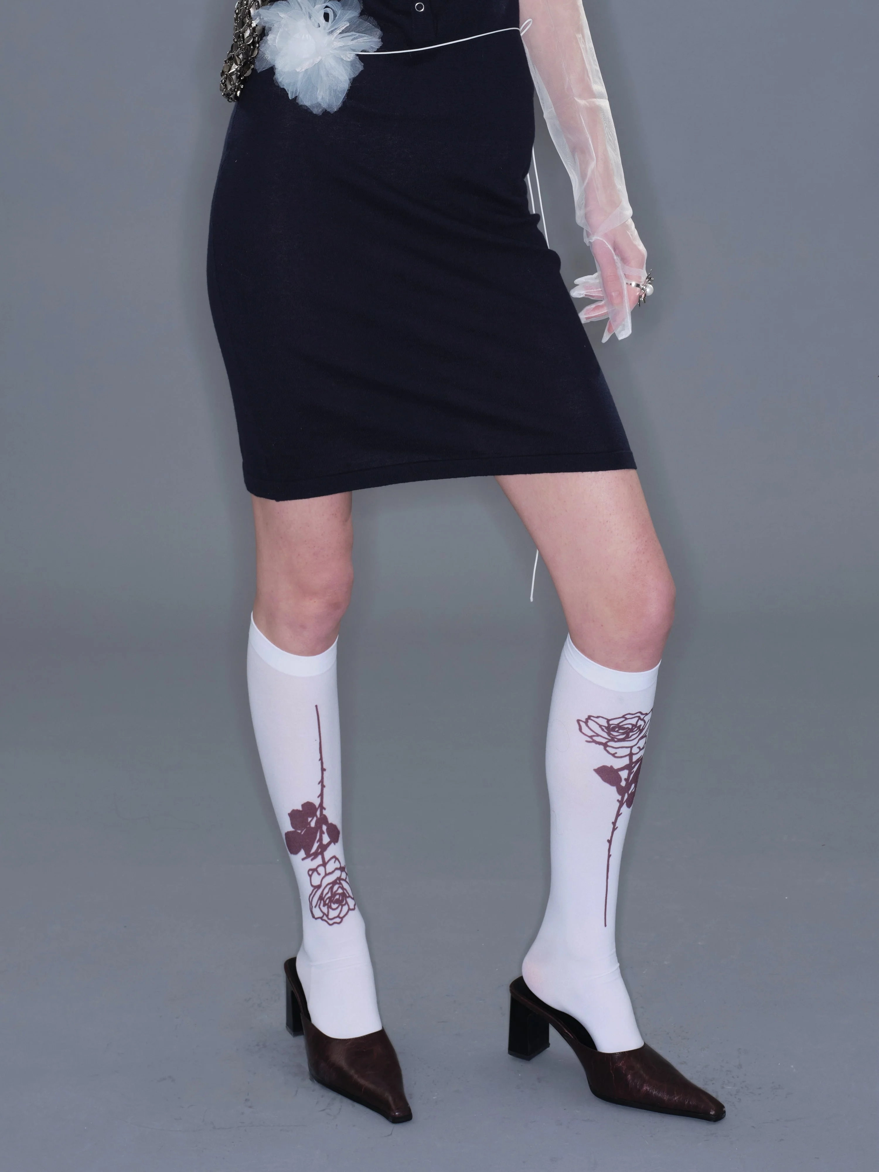 Roses 120D Velvet High-Knee Stockings - Image 6