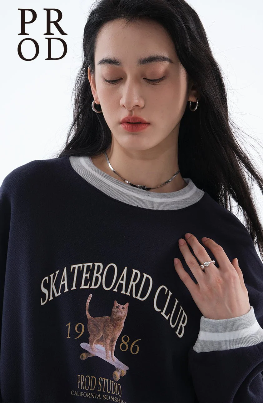 Loose Fit 1986 Skateboard Club Crewneck Sweatshirt / Navy Blue - Image 7