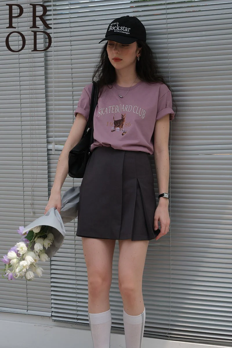 1986 Skateboard Club - Cat Graphic Basic Short Sleeve T-Shirt / Mauve - Image 8