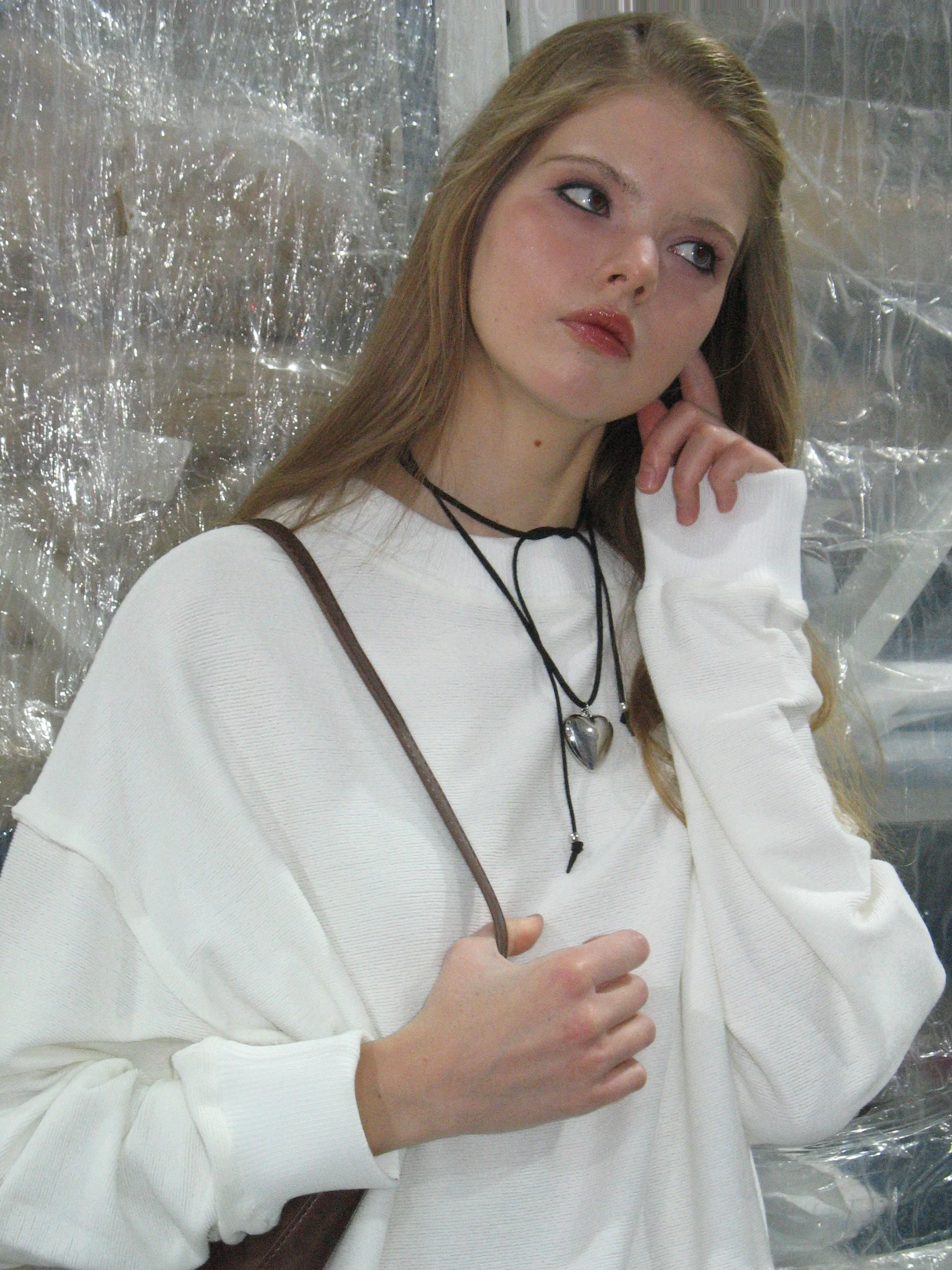 White Sweatshirt - Image 6