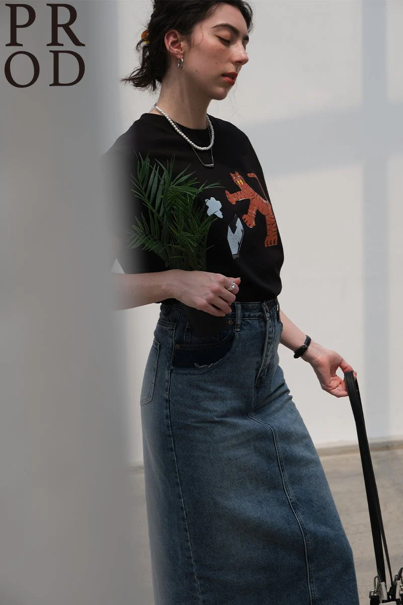 Tiger House Graphic Basic Short Sleeve T-Shirt / Black - Image 2